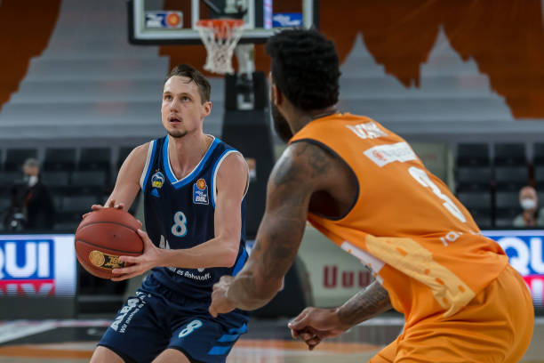 冲突人群 冲突人群